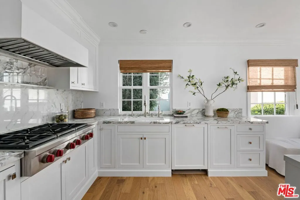 179 Barlock Avenue, Los Angeles, California 90049 home-pic-6